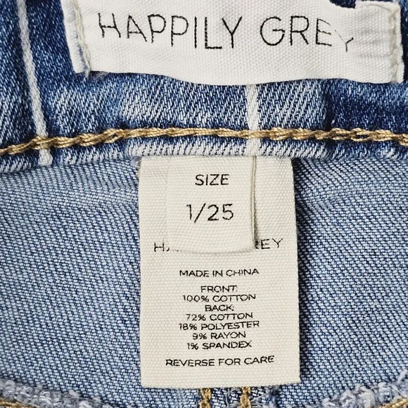 Happily Grey Super High Rise Distressed Striped Denim Shorts Size 1/25 NWT - Picture 8 of 14